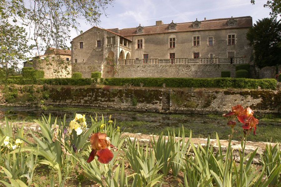 Photo Château de Cibioux à Surin - Location de gîte