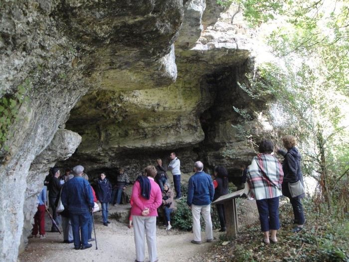 Photo Grottes de Chaffaud à Savigné - Location de gîte